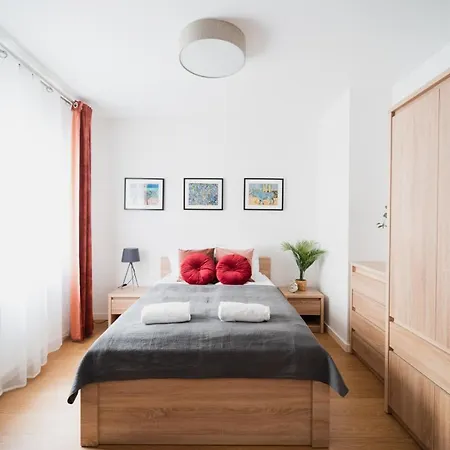Apartament Hallera - 70m - 3 Pokoje - Winda - Garaz - Nowe Osiedle 弗罗茨瓦夫